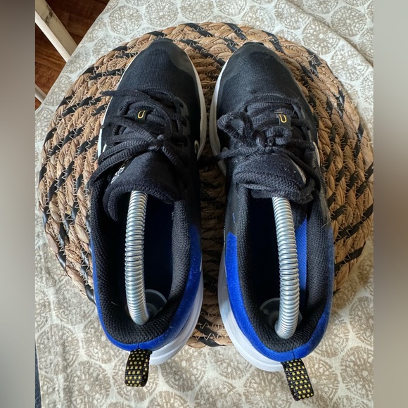 BOYS' NIKE BIG KID DOWNSHIFTER 12 RUNNING SHOES - Picture 8 of 11